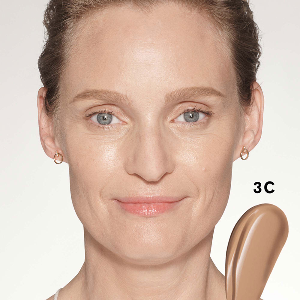 FUTURIST SOFT TOUCH BRIGHTENING SKINCEALER CONCEALER (CORRECTOR L&Iacute;QUIDO)